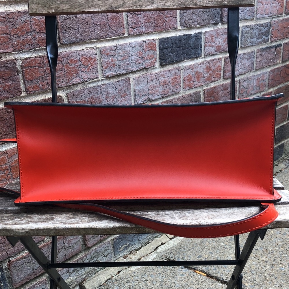 Gucci Sylvie Tote Rare Color Flames Edition - Picture 6 of 8